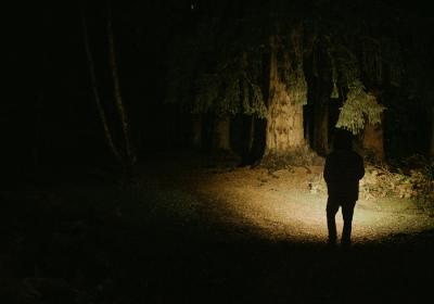 jak wybrac oswietlenie na biwak